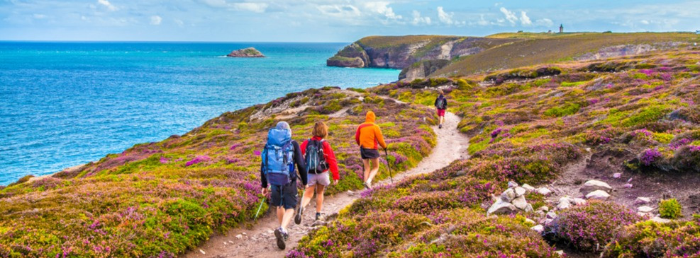 brittany-hiking-by-the-sea