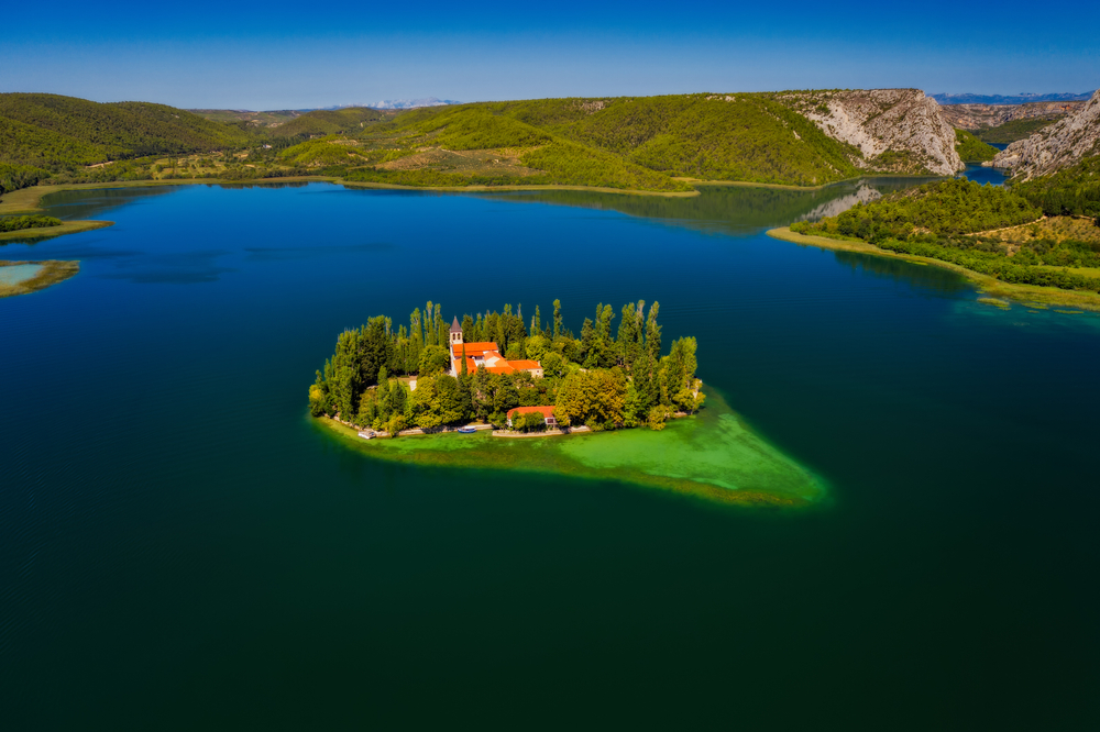 Wyspa Visovac Chorwacja