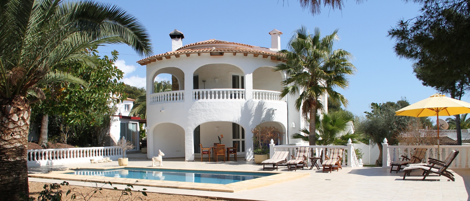 Dom z basenem na Costa Blanca